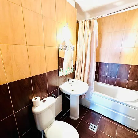 Summerland Glam Mamaia